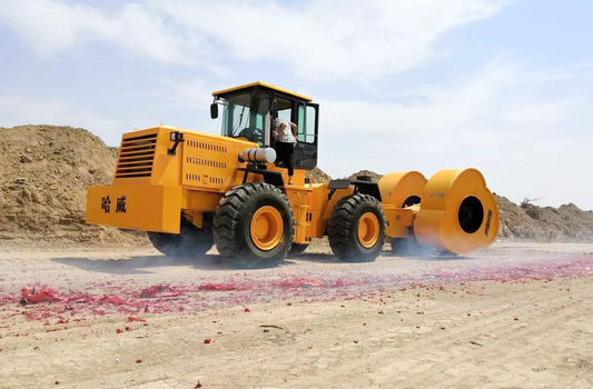10-ton diesel vibratory roller for road compaction for sale. Mini asphalt roller. Inspection, factory inspection, certification.