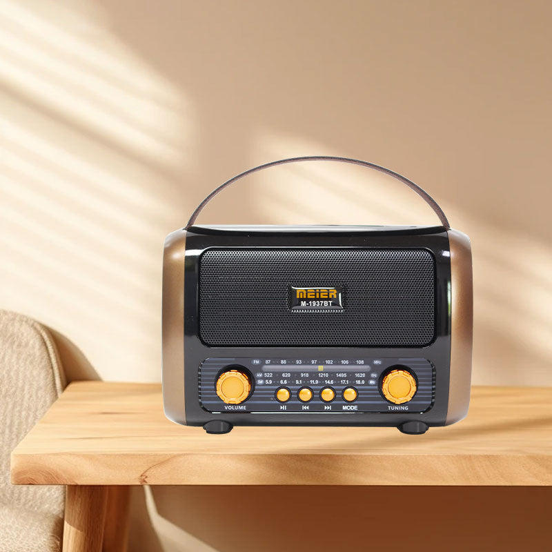Vintage wooden USB port for playback and Bluetooth connection to AM/FM radio