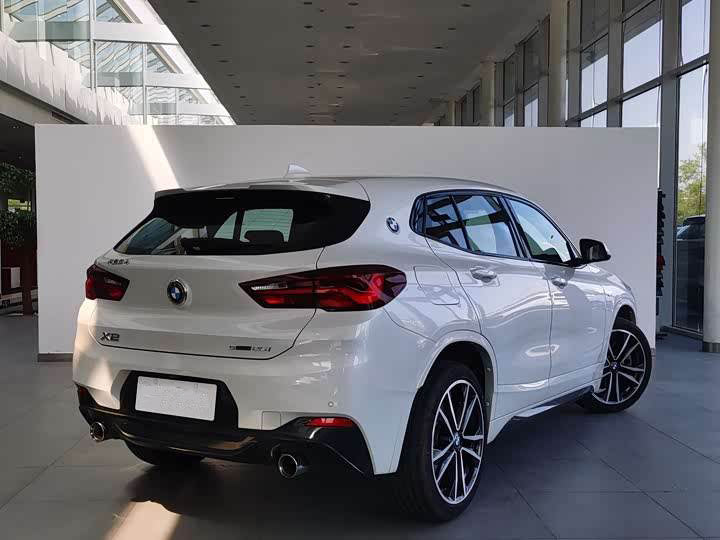 Chinese luxury second-hand BMW 3 Series sport night package with low mileage, 2.0T engine, 5 seats. Inspection and factory inspection certification service.