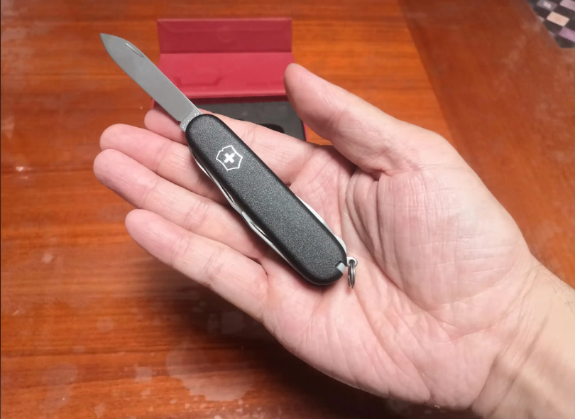 The inspection method for Swiss Army knives  Inspection and certification services for goods and factories