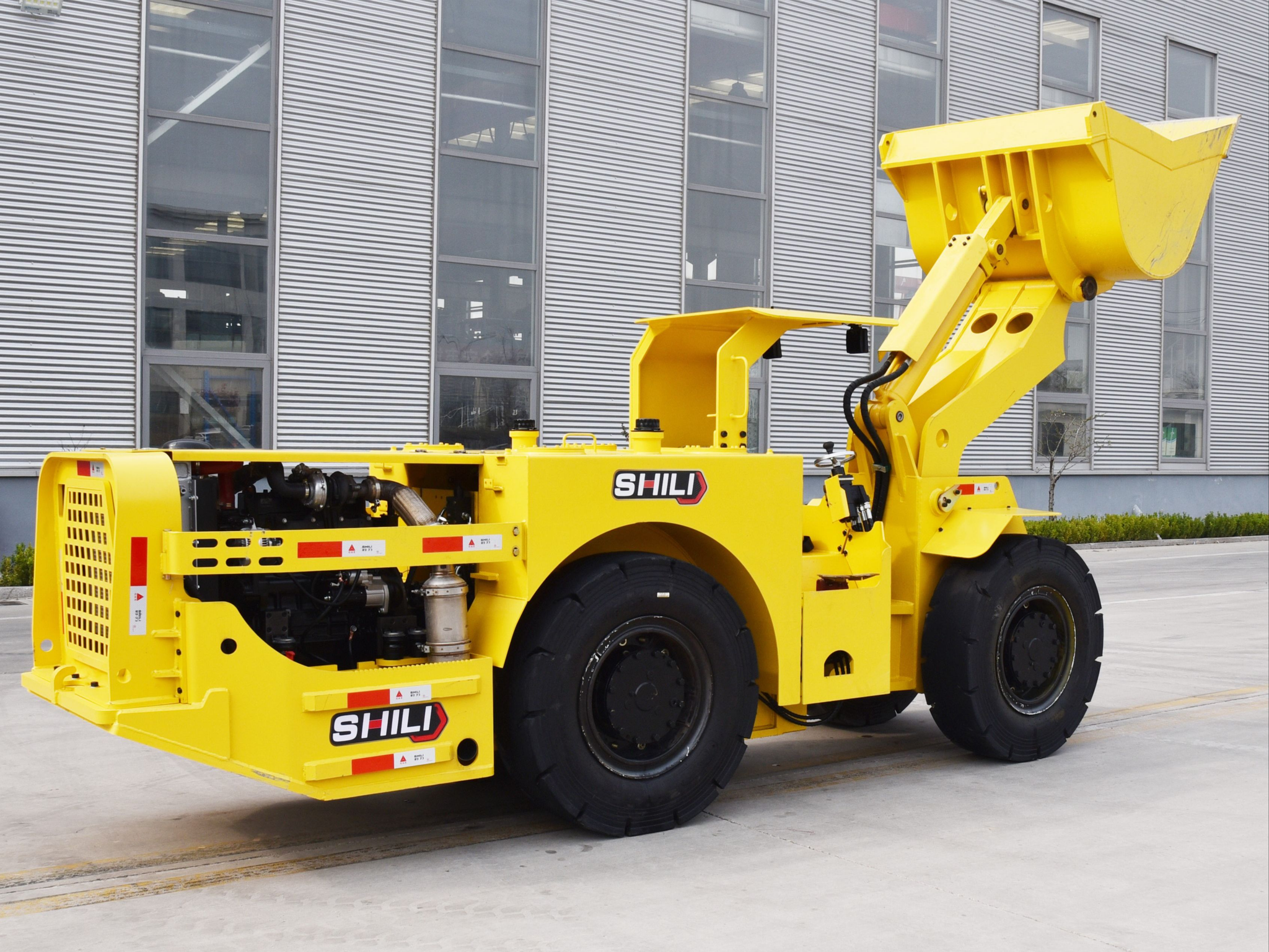 Inspection methods, procedures and precautions for excavators