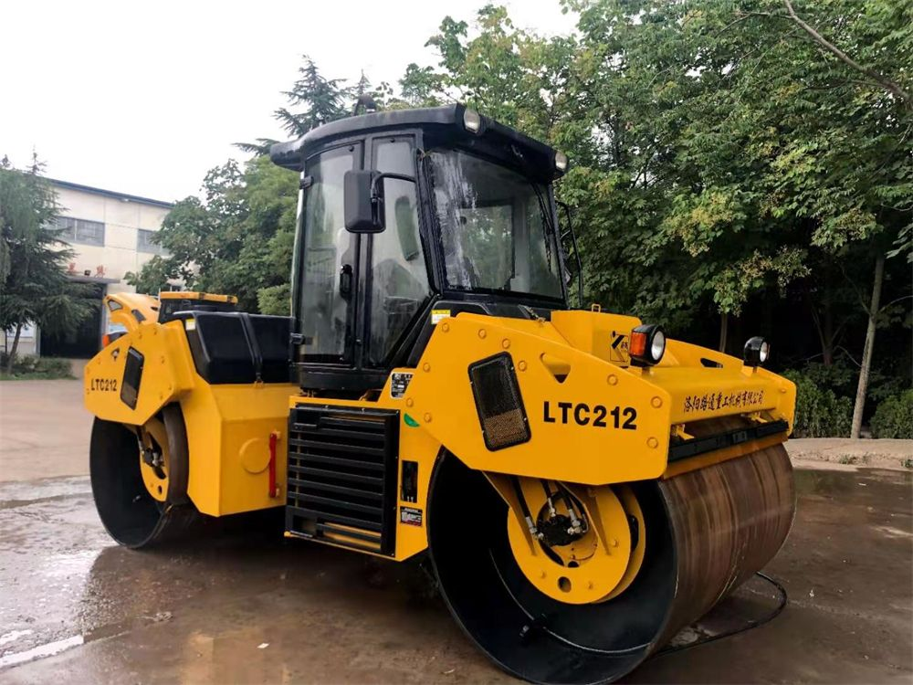 Construction road compaction electric vibration self-propelled vibratory roller 5-ton roller  Inspection and certification services for factories