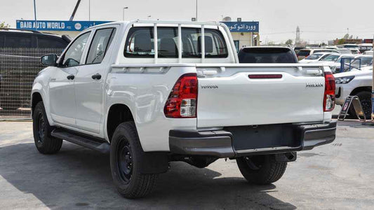 2021 Toyota Hilux double-seater budget second-hand car with automatic transmission, 4L engine, diesel or gasoline. Inspection and factory inspection services.